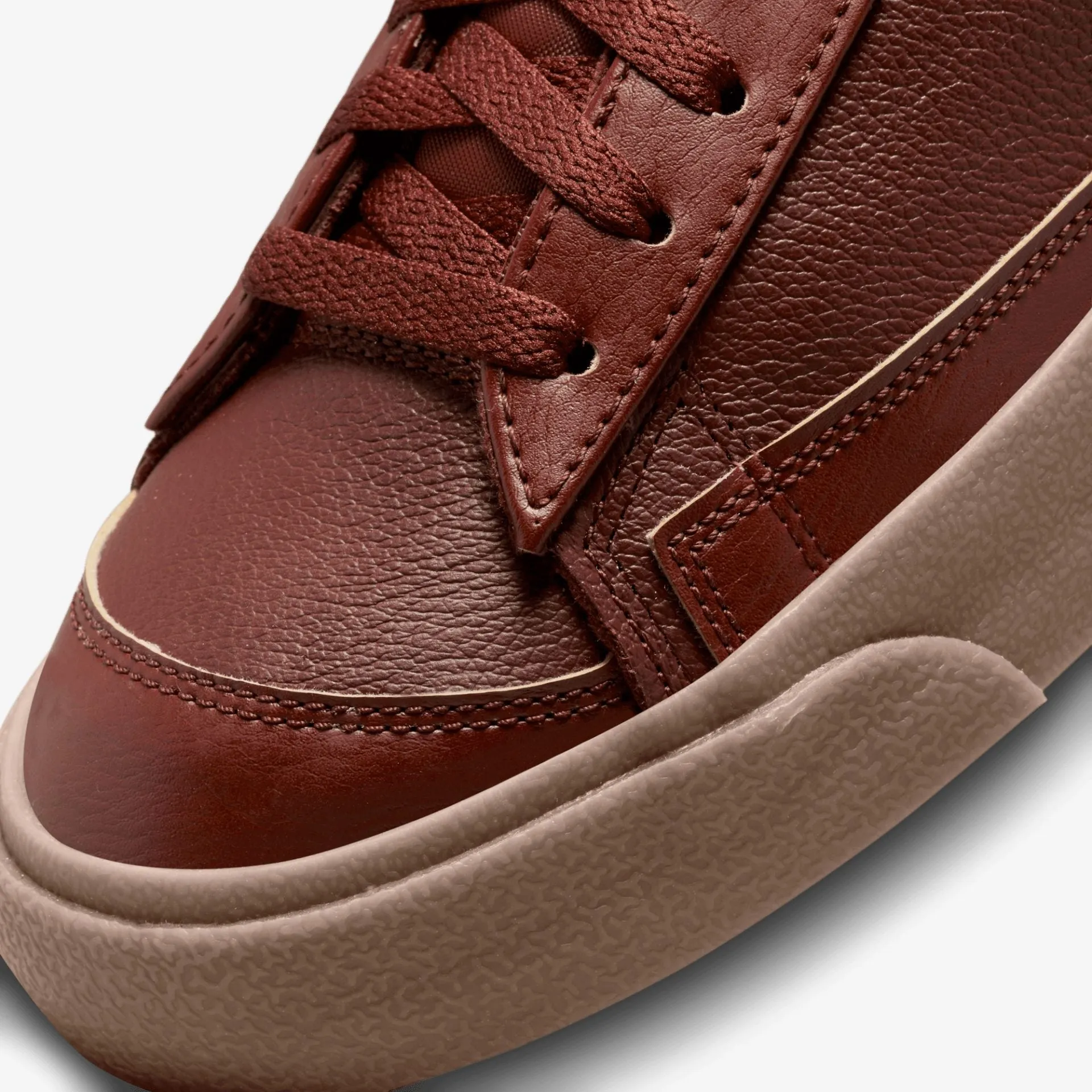 Nike | BLAZERLOW '77 EMB { OXEN BROWN/ELEMENTAL GOLD