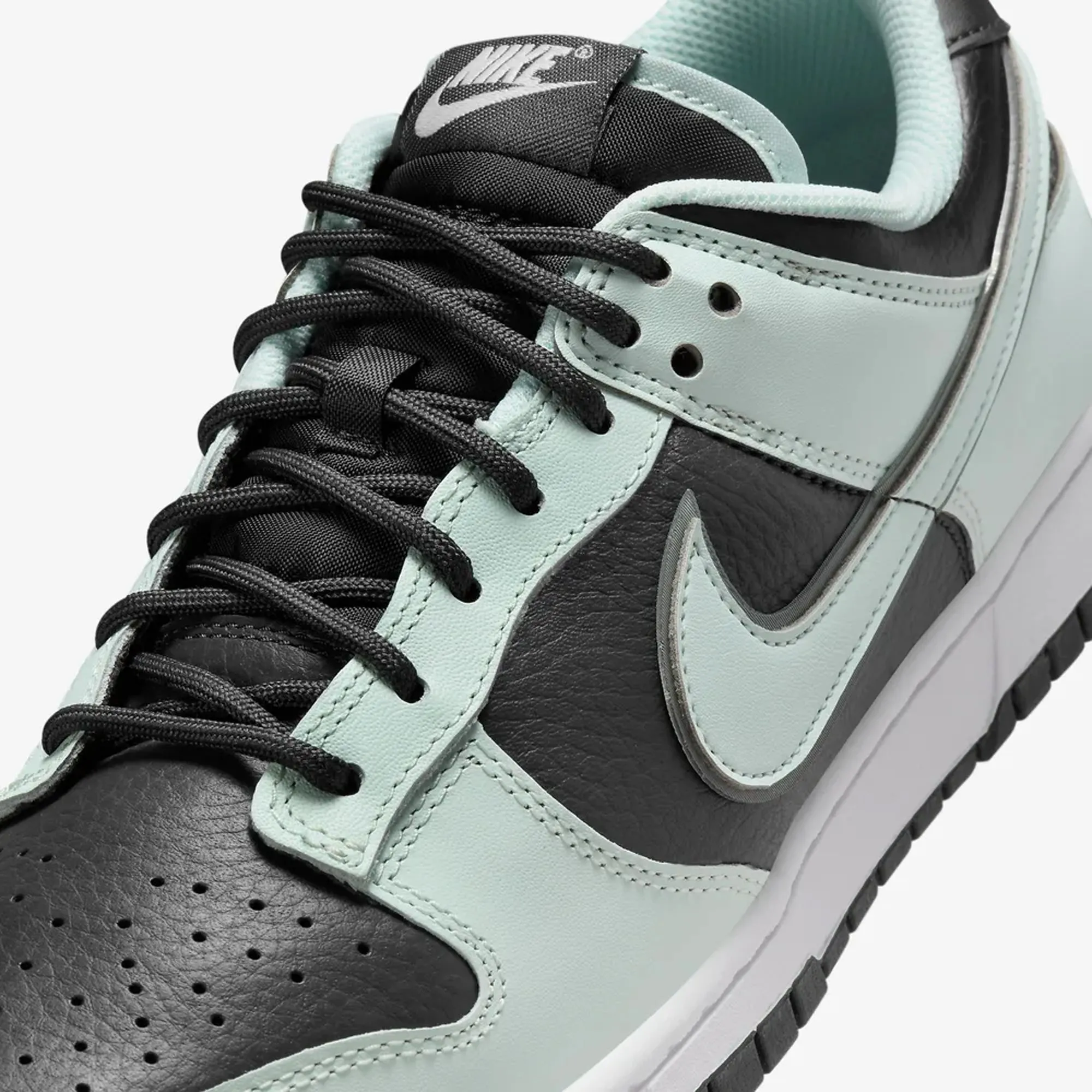 Nike | DUNK LOW RETRO PREMIUM  { DK SMOKE GREY/BARELY GREEN-WHITE