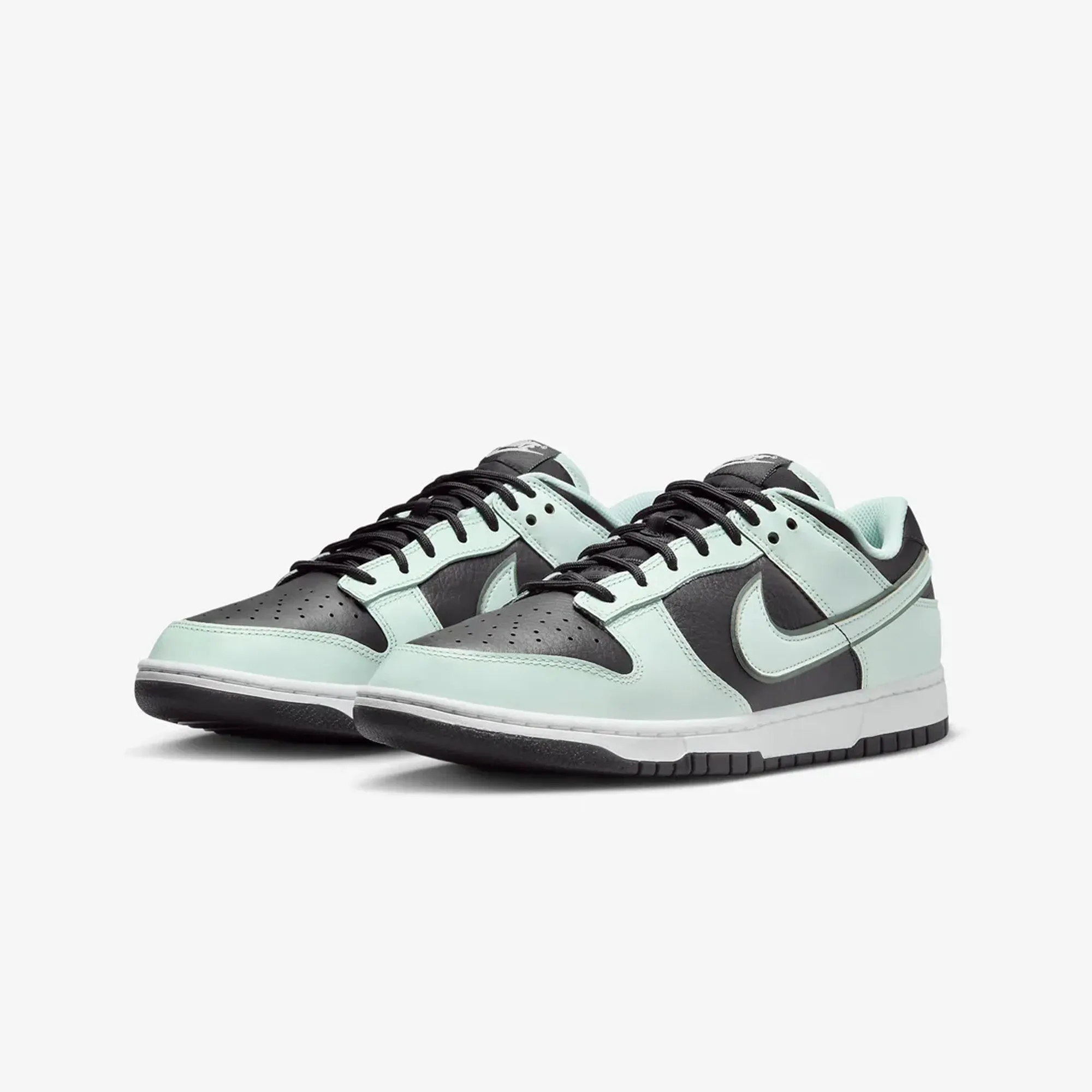 Nike | DUNK LOW RETRO PREMIUM  { DK SMOKE GREY/BARELY GREEN-WHITE